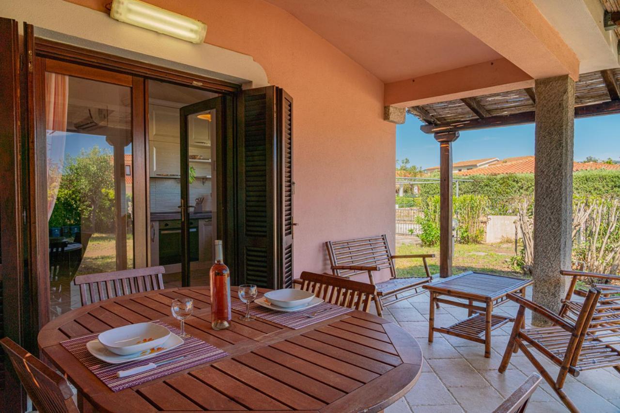 Appartamento Trilocale Le Canne 4 Posti Letto Con Giardino E Posto Auto Privato ซาน เตโอโดโร ภายนอก รูปภาพ