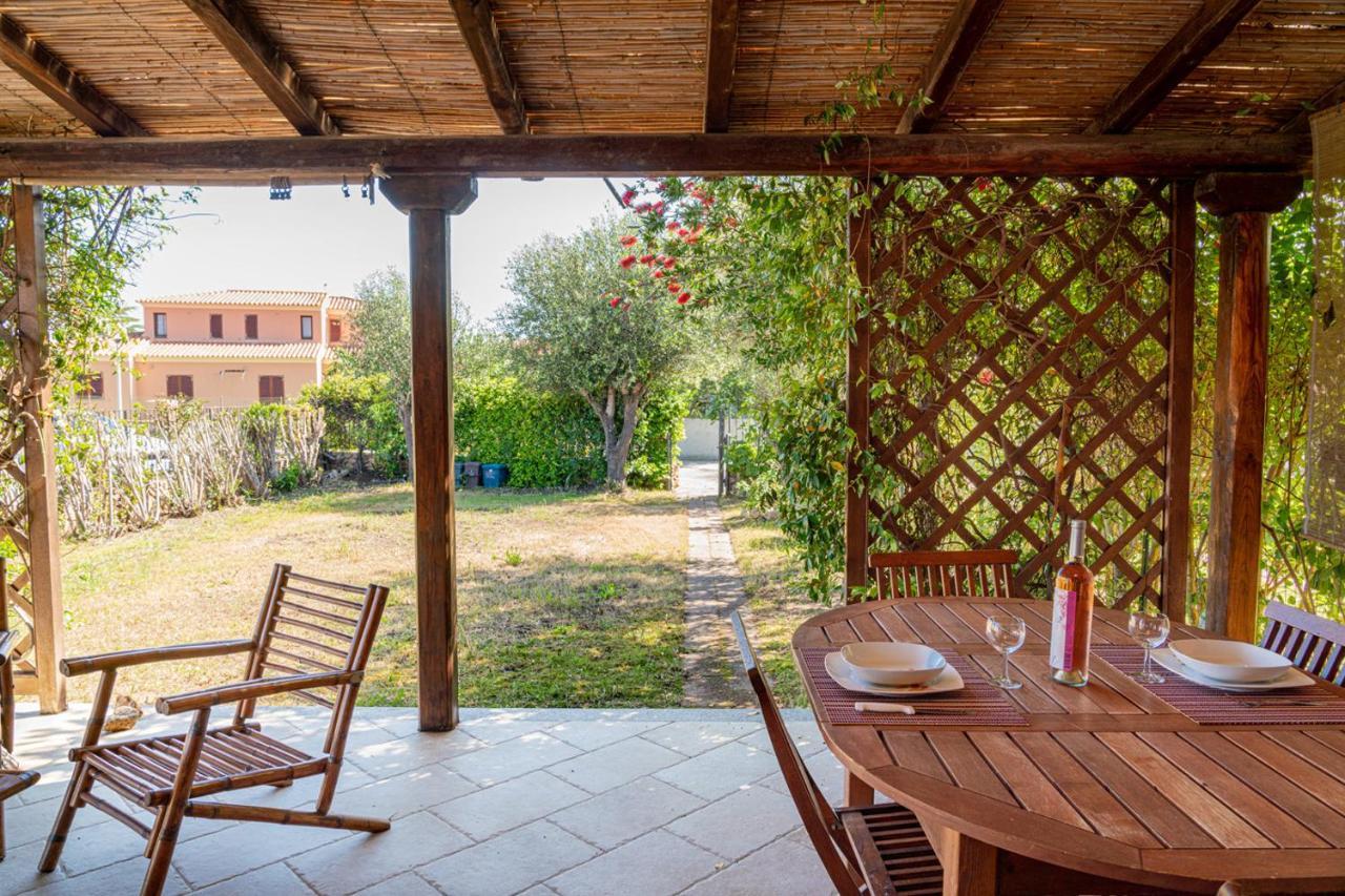 Appartamento Trilocale Le Canne 4 Posti Letto Con Giardino E Posto Auto Privato ซาน เตโอโดโร ภายนอก รูปภาพ