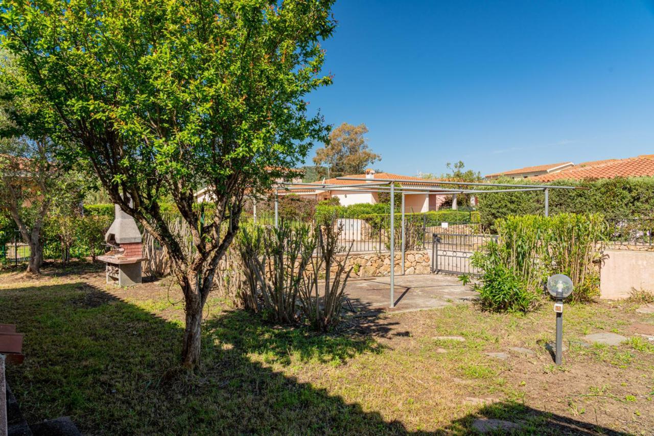 Appartamento Trilocale Le Canne 4 Posti Letto Con Giardino E Posto Auto Privato ซาน เตโอโดโร ภายนอก รูปภาพ